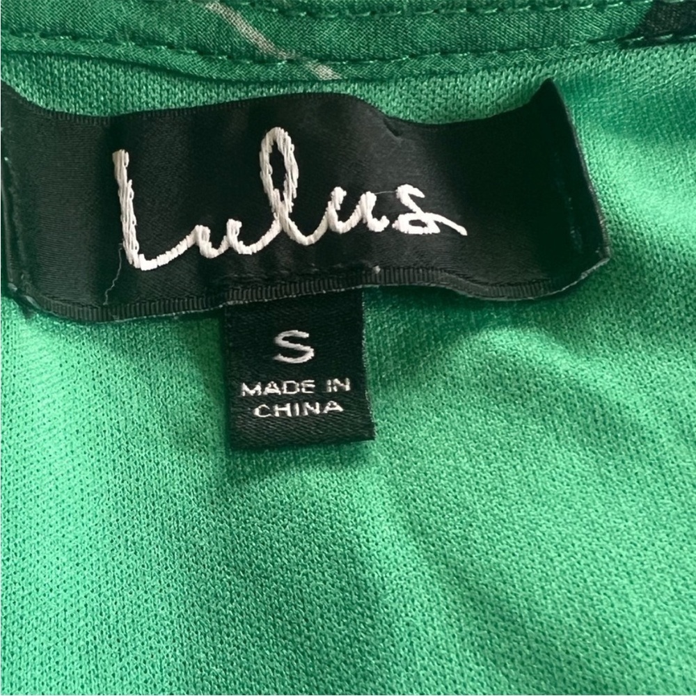 Lulus Small Green Floral V-Neckline Wrap Dress Spring Wedding Guest - Picture 7 of 9